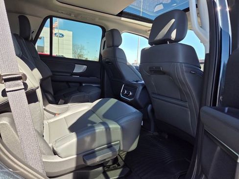 New 2026 Ford Expedition Active image 12