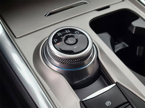 Used 2022 Ford Explorer XLT w/ Equipment Group 202A image 29