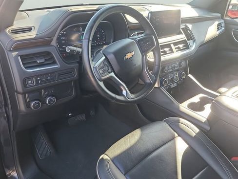 Used 2024 Chevrolet Suburban Premier image 23