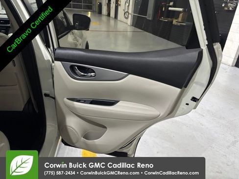 Used 2020 Nissan Rogue Sport SL FWD image 32