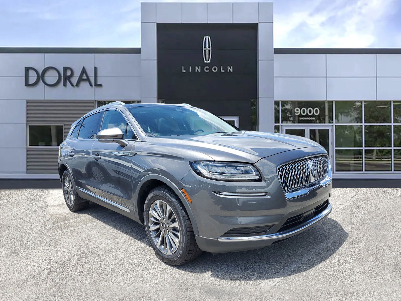 Certified 2021 Lincoln Nautilus Reserve w/ Class II Trailer Tow Package FWD image 1