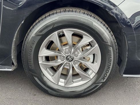 Used 2024 Toyota Sienna LE image 26