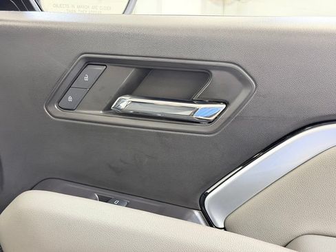Used 2024 Chevrolet Colorado ZR2 w/ Safety Package AWD/4WD image 34