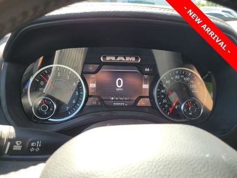 Used 2024 RAM 1500 Laramie AWD/4WD image 8
