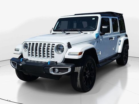 Used 2022 Jeep Wrangler Unlimited Sahara w/ Cold Weather Group AWD/4WD image 11
