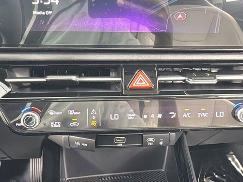 New 2025 Kia Niro EX image 26