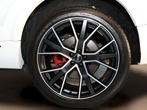 Used 2021 Audi Q8 Prestige image 41