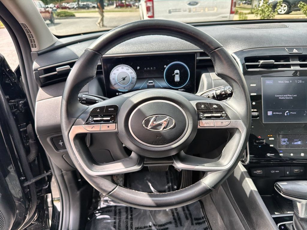 Used 2022 Hyundai Tucson SEL w/ Convenience + Premium Package AWD/4WD image 11
