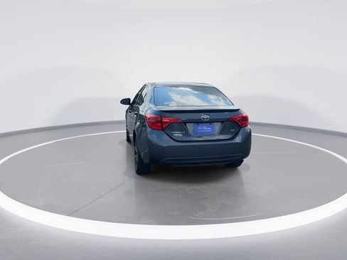 Used 2017 Toyota Corolla SE FWD image 6