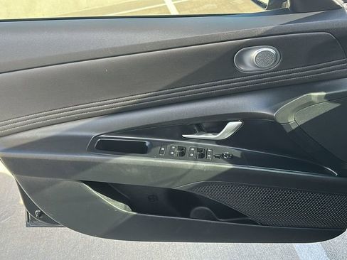 Used 2023 Hyundai Elantra SEL w/ Convenience Package image 19