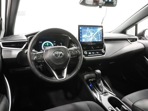 Used 2025 Toyota Corolla SE w/ SE Premium Package image 17