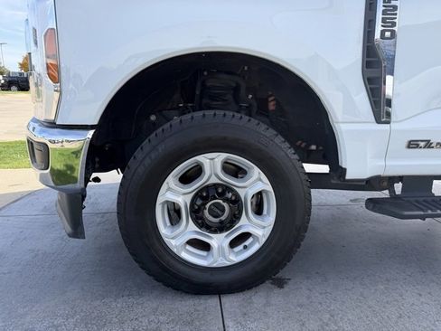 Certified 2025 Ford F250 XLT image 4