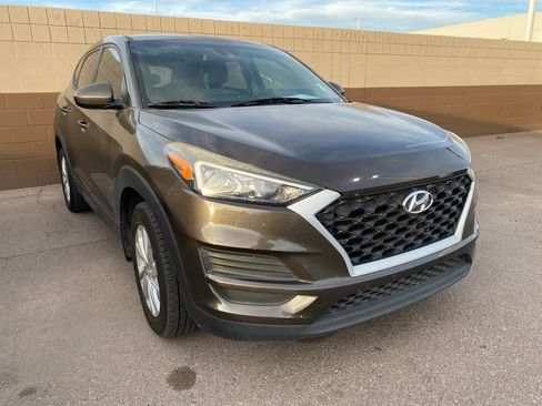 Used 2019 Hyundai Tucson SE image 2