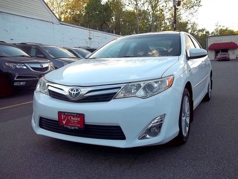Used 2012 Toyota Camry XLE w/ Leather Pkg FWD image 1