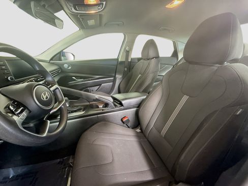 Used 2024 Hyundai Elantra SE image 21