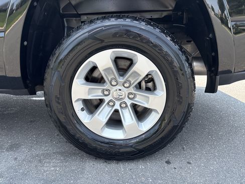 Used 2022 RAM 1500 Laramie AWD/4WD image 14