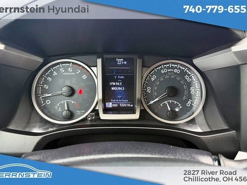 Used 2017 Toyota Tacoma TRD Sport image 7