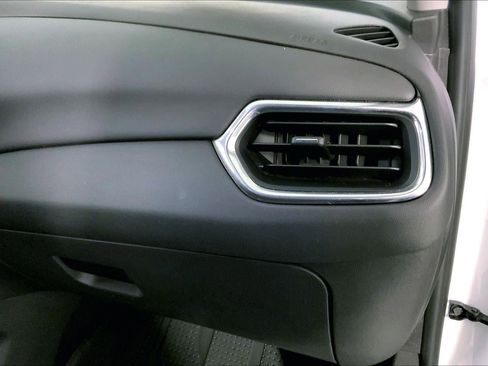 Used 2024 Chevrolet Equinox LT image 16