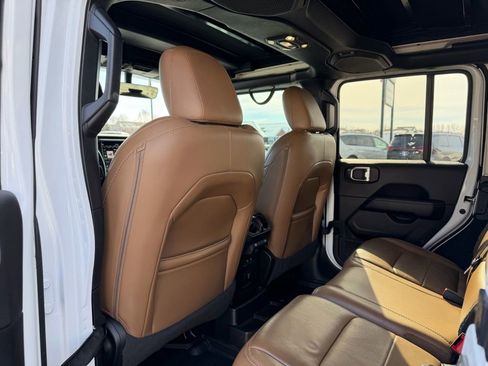 Used 2021 Jeep Wrangler Unlimited Sahara image 24