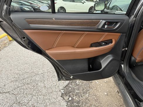 Used 2018 Subaru Outback 2.5i Touring w/ Protection Package #1 AWD/4WD image 19