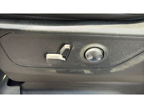 Used 2023 RAM 1500 Big Horn AWD/4WD image 30