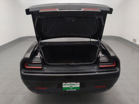 Used 2018 Dodge Challenger SXT RWD image 29