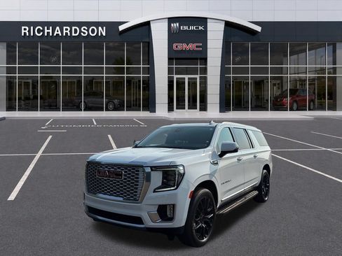 Used 2022 GMC Yukon XL Denali AWD/4WD image 1