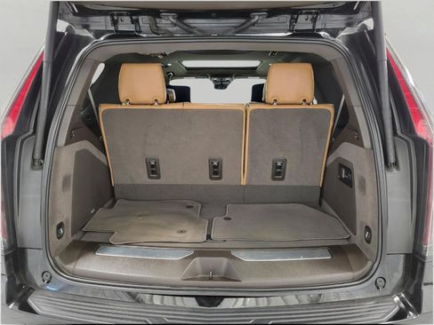 Certified 2021 Cadillac Escalade Sport AWD/4WD image 15