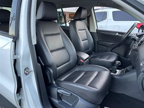 Used 2017 Volkswagen Tiguan S AWD/4WD image 17