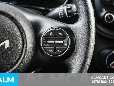 Used 2025 Kia Soul LX w/ LX Technology Package FWD image 21