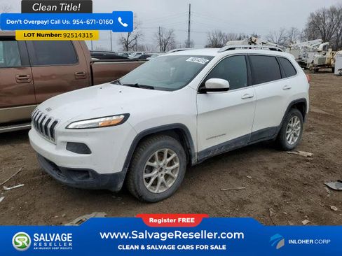 Used 2017 Jeep Cherokee Latitude AWD/4WD image 1