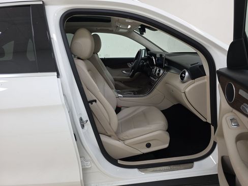 Used 2022 Mercedes-Benz GLC 300 image 13
