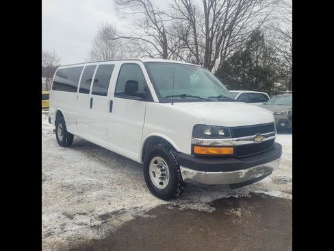 Used 2016 Chevrolet Express 3500 LT w/ LT Preferred Equipment Group image 2