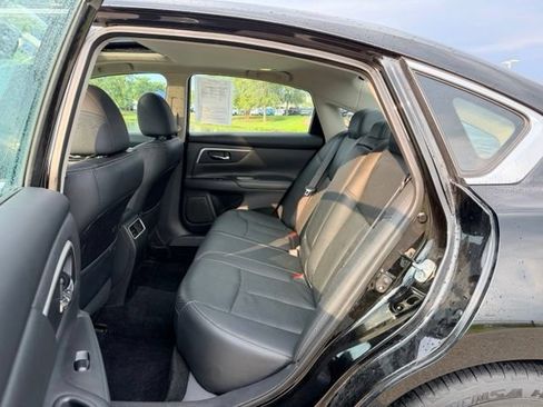 Used 2017 Nissan Altima 2.5 SL w/ 2.5 Technology Package FWD image 8