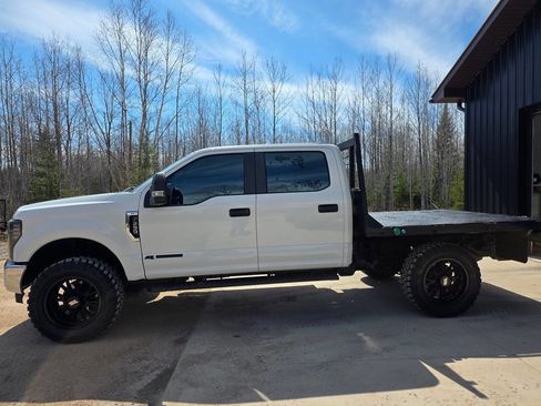 Used 2019 Ford F250 XL AWD/4WD image 3