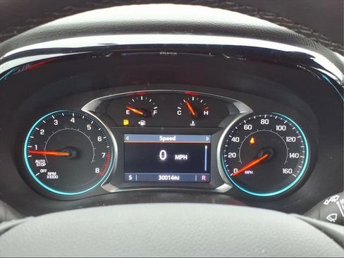 Used 2023 Chevrolet Traverse LT image 28