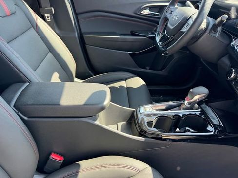 New 2026 Chevrolet Trax RS w/ Sunroof Package FWD image 7
