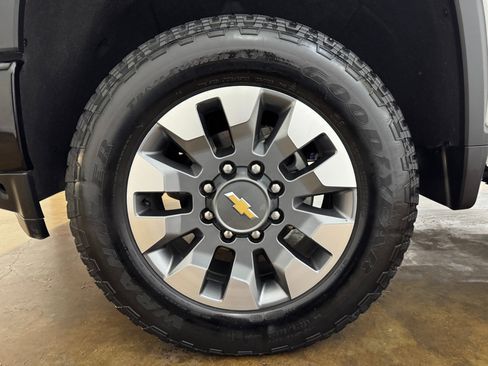 Used 2022 Chevrolet Silverado 2500 Custom w/ Custom Value Package image 54