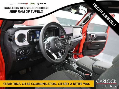 Used 2025 Jeep Wrangler Sahara w/ Safety Group image 12