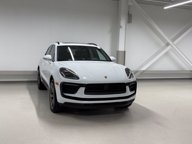 Certified 2026 Porsche Macan AWD/4WD image 10