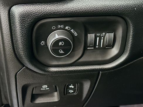 Used 2021 RAM 1500 Laramie AWD/4WD image 17