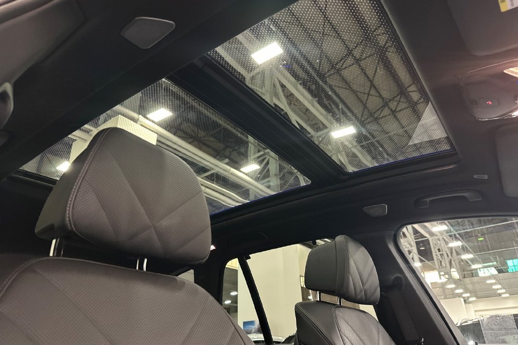 Certified 2024 BMW X5 M60i AWD/4WD image 19