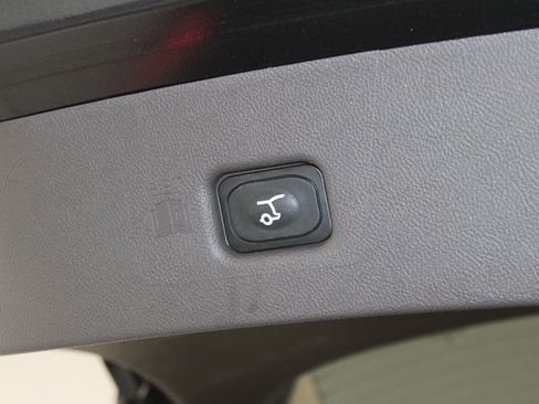 Used 2023 Lincoln Nautilus Reserve AWD/4WD image 16