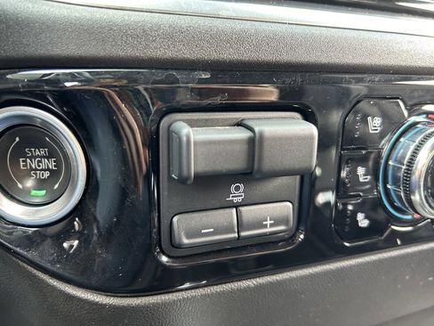 Used 2022 GMC Sierra 1500 SLT w/ SLT Premium Plus Package image 35