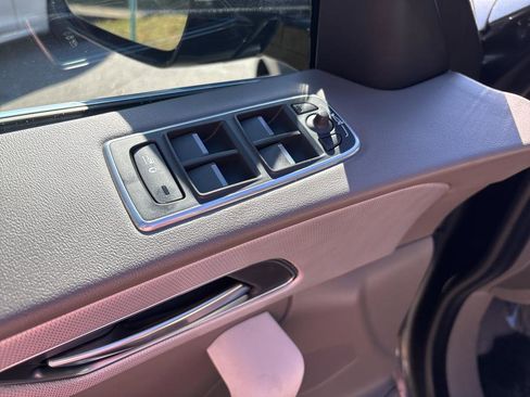 Used 2020 Jaguar F-PACE Portfolio image 21