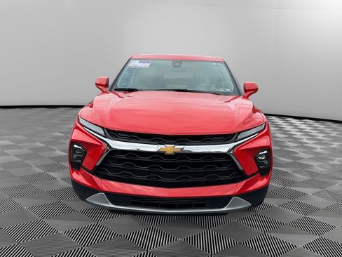 Used 2025 Chevrolet Blazer LT image 2