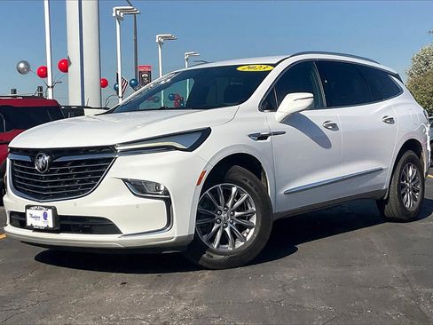 Used 2023 Buick Enclave Premium image 11