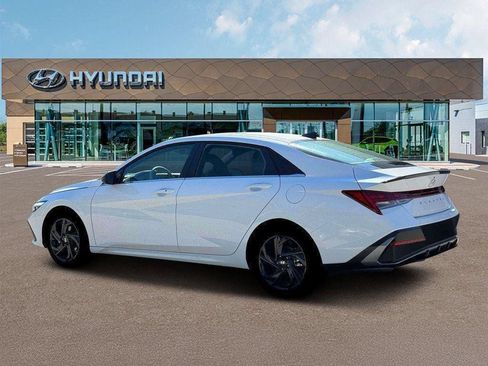 New 2026 Hyundai Elantra SEL Sport Premium FWD image 4