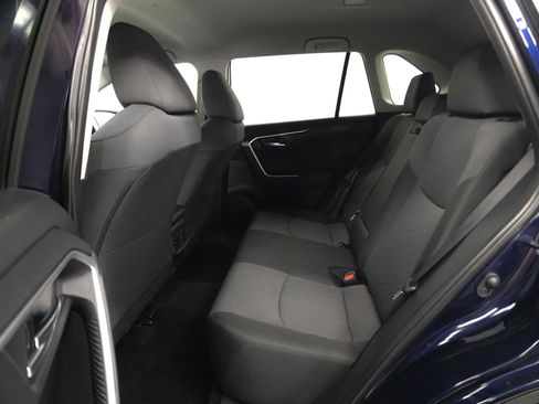 Used 2025 Toyota RAV4 XLE AWD/4WD image 5