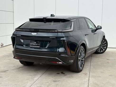 Used 2024 Cadillac Lyriq Sport AWD/4WD image 7